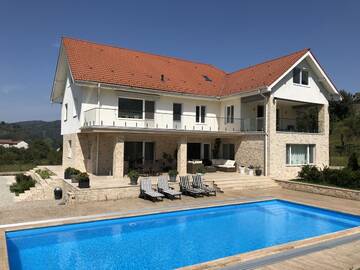 Фотографии Виллы Villa Bergzicht г. Вулкан (Румыния) №1 Фото Виллы Villa Bergzicht г. Вулкан 1